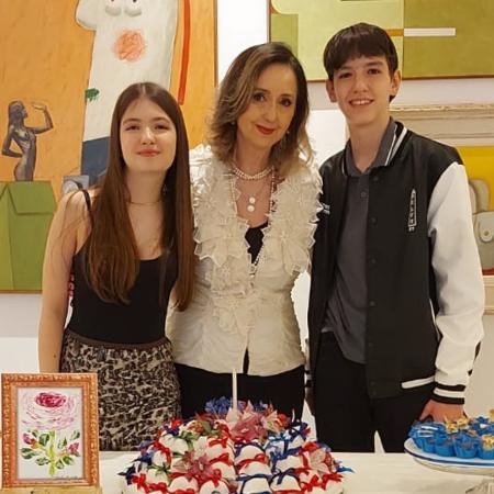 Rosana Beni com os filhos Anita e Raphael