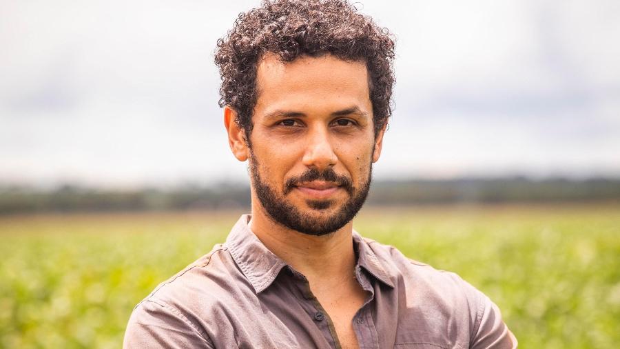 Amaury Lorenzo é Ramiro em "Terra e Paixão"