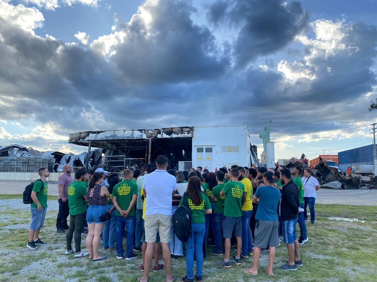 28.12.2022 - A Havan informou que sua megaloja em Vitória da Conquista (BA) ficou completamente destruída após ser atingida por um incêndio na manhã de hoje - Divulgação/Havan