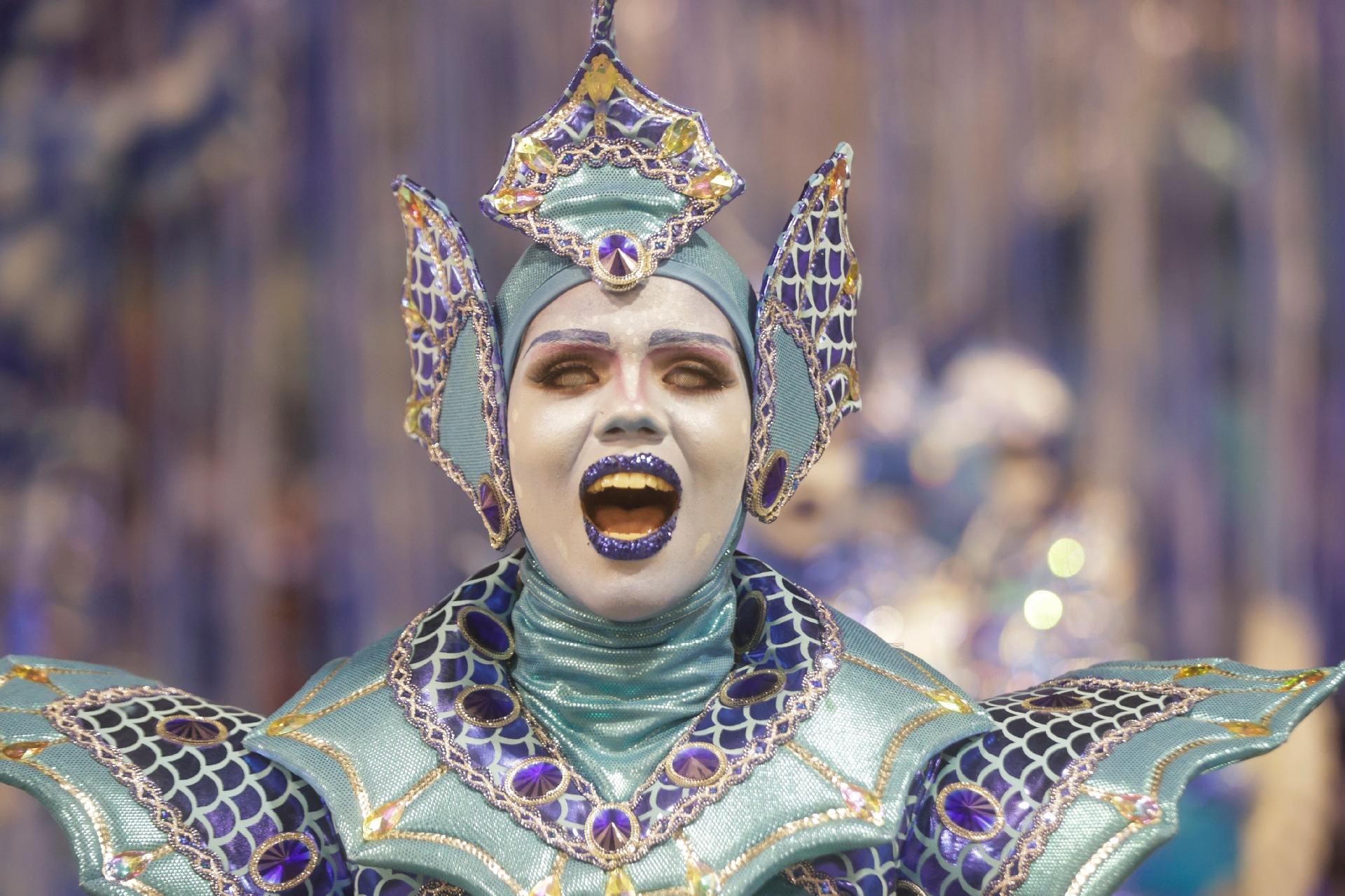 Comissão de frente da Acadêmicos do Tatuapé representa "encantos do mar de Paraty" em desfile - Ricardo Matsukawa/UOL