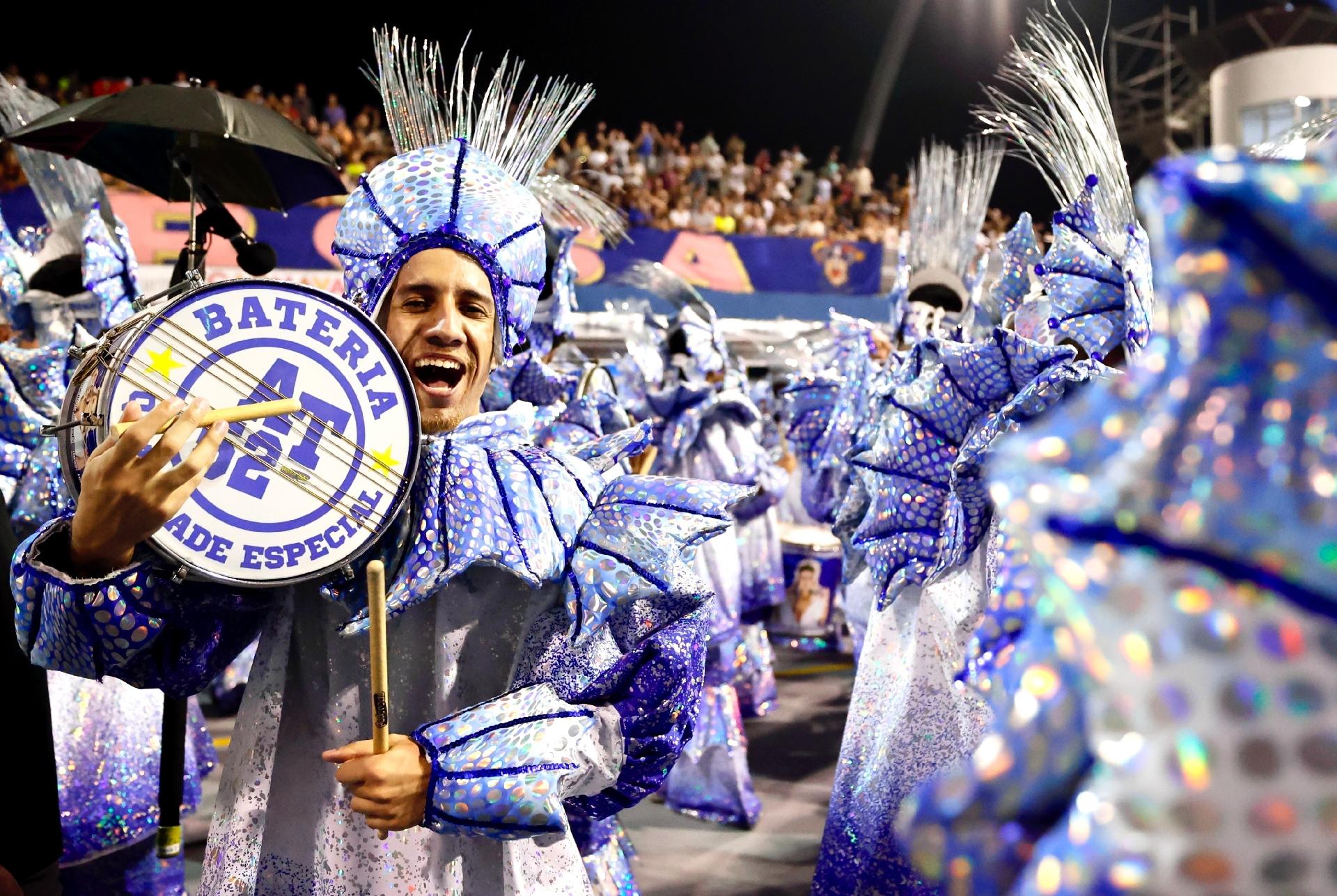 Acadêmicos do Tatuapé homenageia Paraty em desfile no Carnaval 2023 - Mariana Pekin/UOL