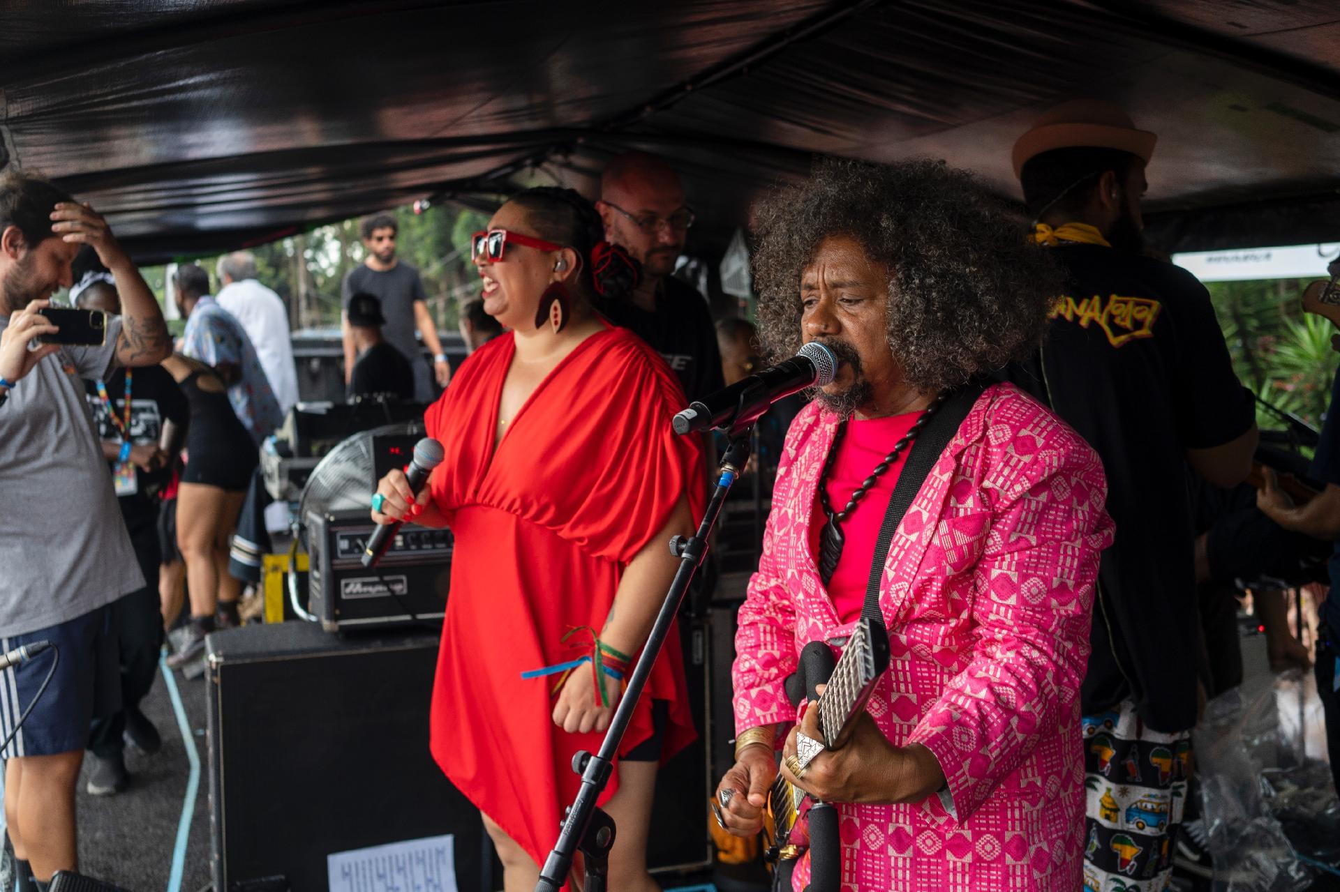 Chico César no Bloco 'Navio Pirata - BaianaSystem' - Andre Porto/UOL