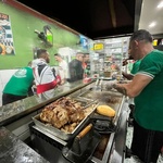 Torcedores do São Paulo aproveitam bares nos arredores do Allianz Parque antes de jogo contra o Água Santa pelas quartas de final do Paulistão 2023 - undefined