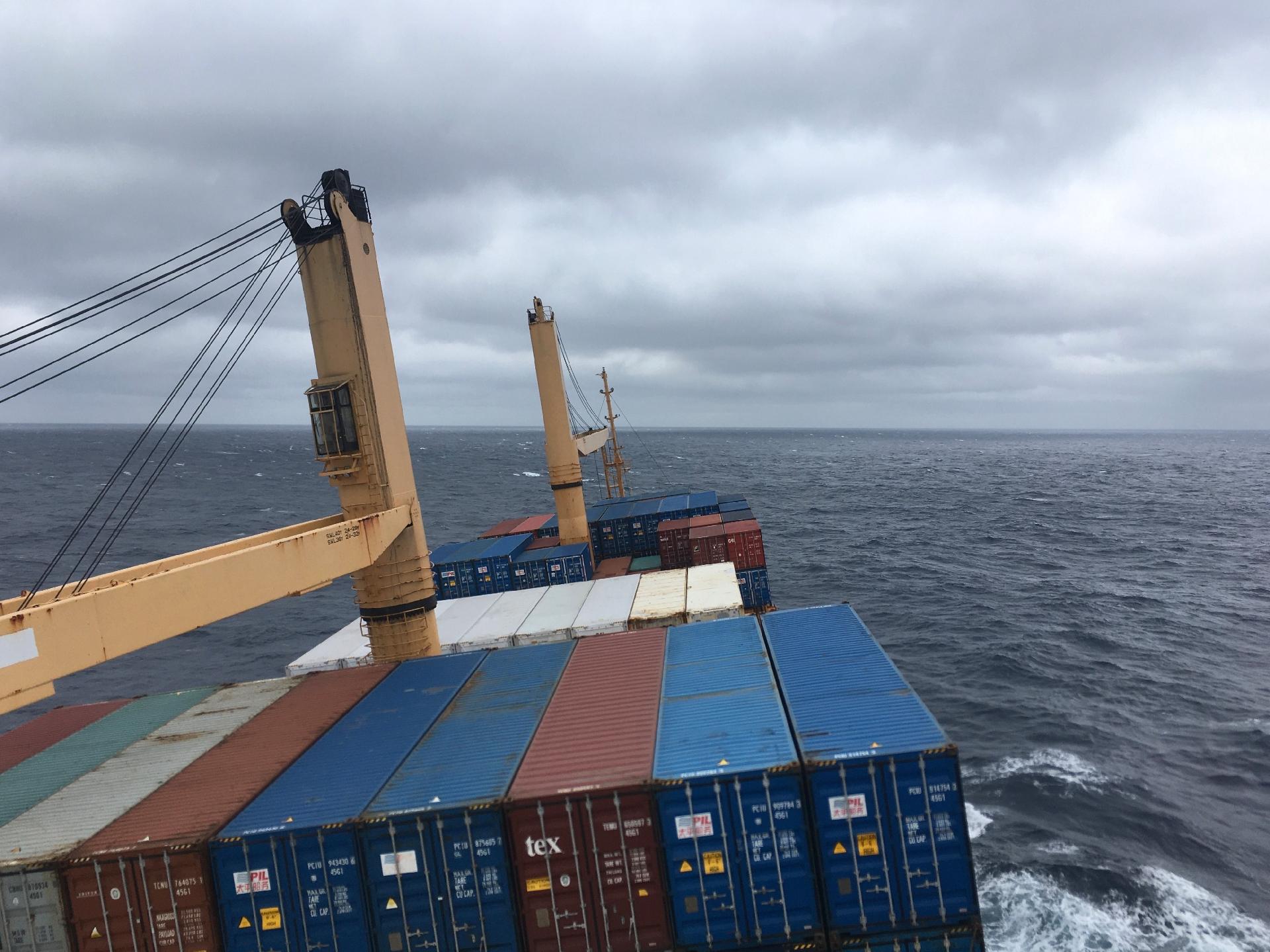 Vista de navio cargueiro - Arquivo pessoal