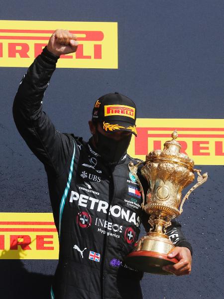 Lewis Hamilton comemora vitória no GP da Grã-Bretanha, em Silverstone - Frank Augstein/Pool via Getty Images