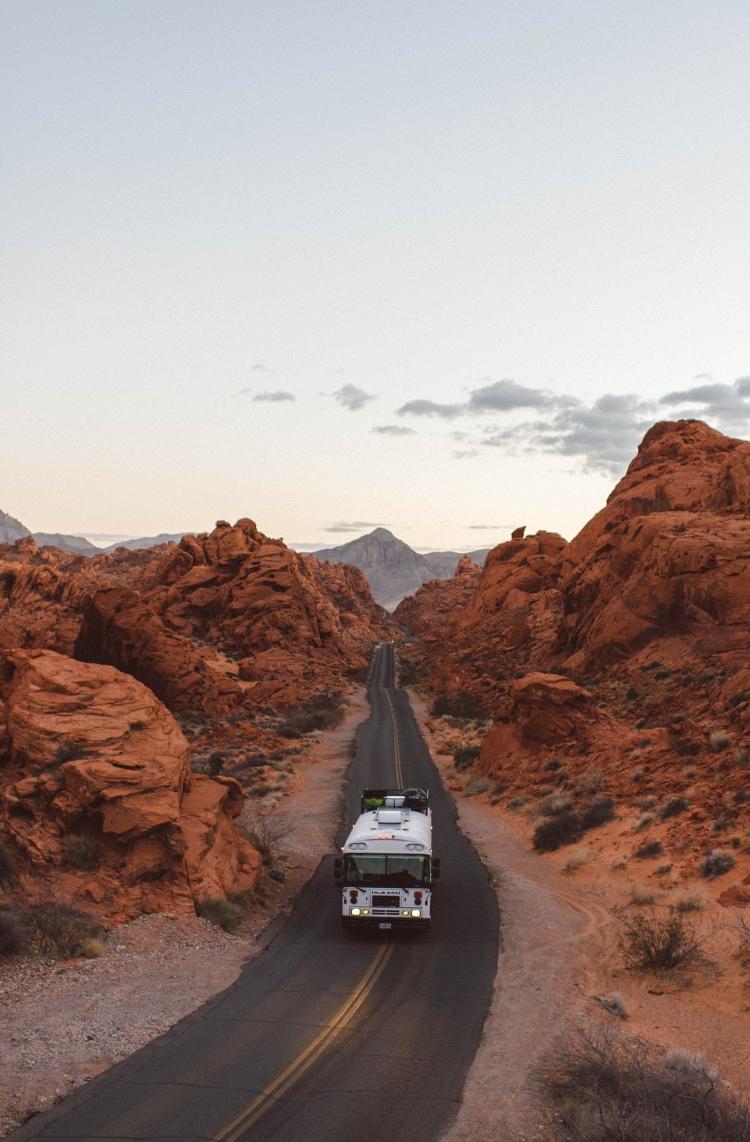 El autobús en el parque estatal Valley of Fire, Nevada - Archivo personal - Archivo personal