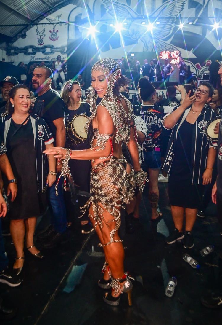 A estrela atraiu a atenção do público que acompanhava o evento na Gaviões A estrela atraiu a atenção do público que acompanhava o evento na Gaviões