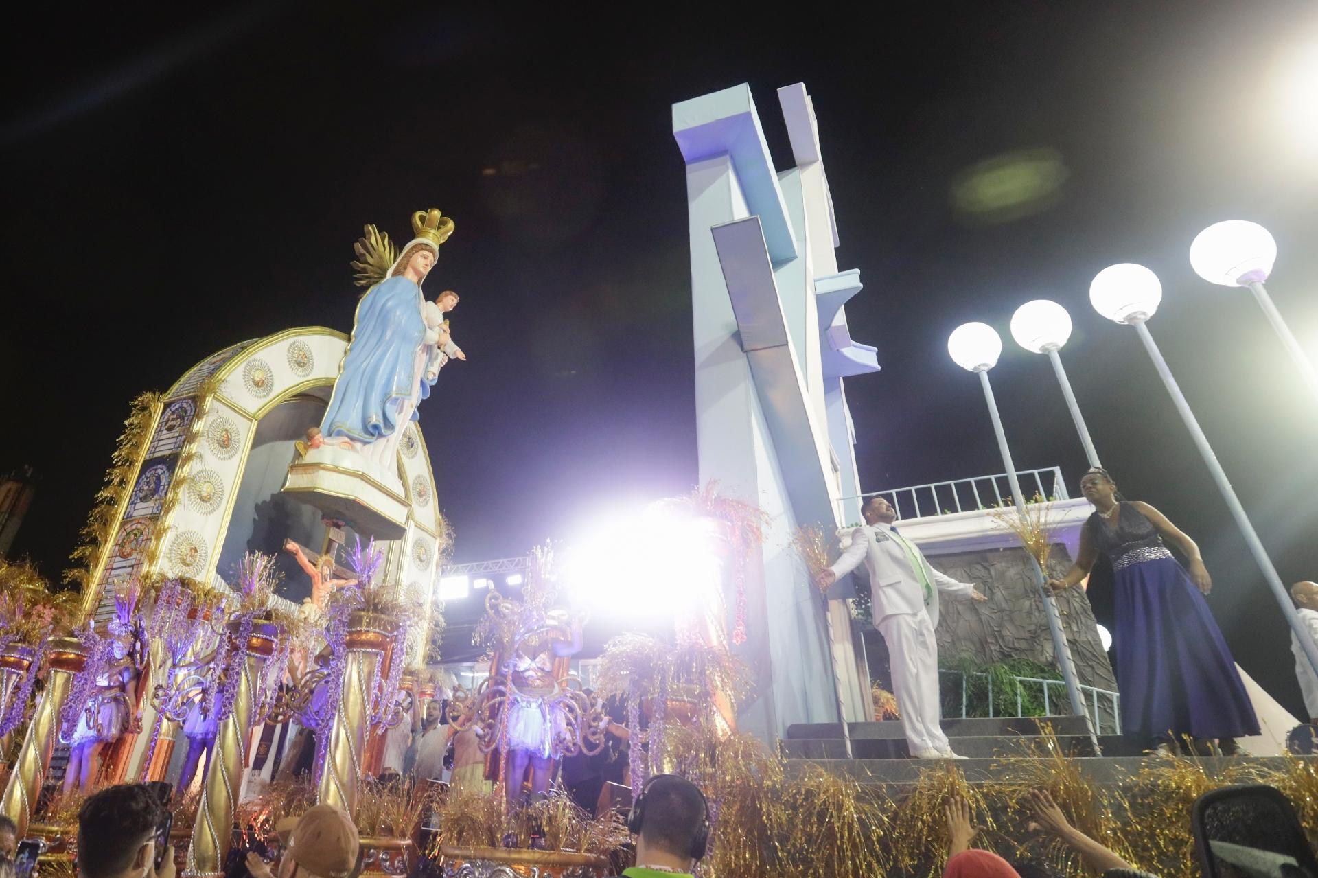 Vila Maria honra história do bairro e da escola em samba-enredo - Ricardo Matsukawa/UOL