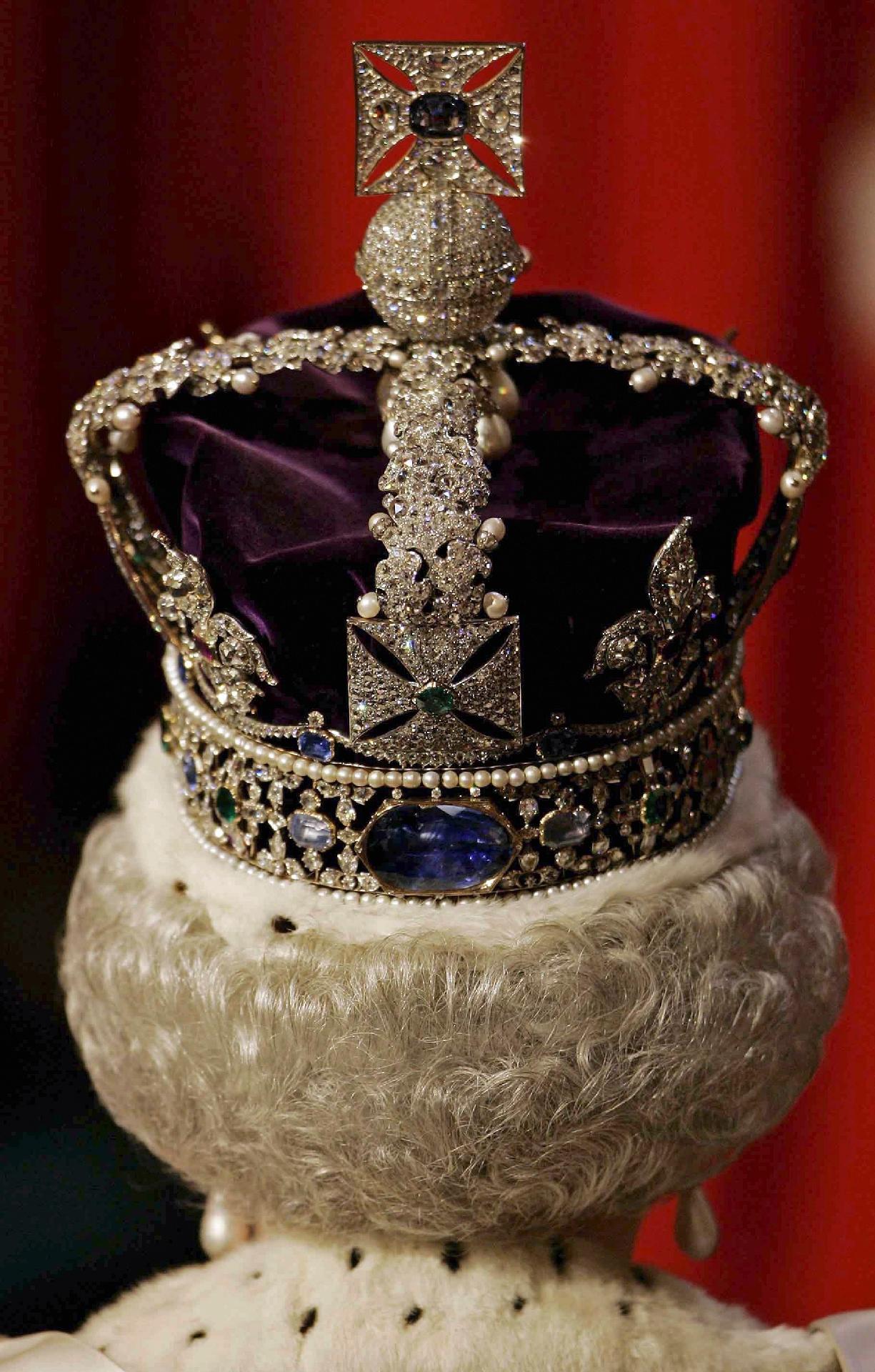 Detail of Queen Elizabeth II's tiara at an event in 2004 - Getty Images