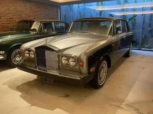 Rolls-Royce do 007 virou relíquia no Brasil e foi até tietado por Pelé