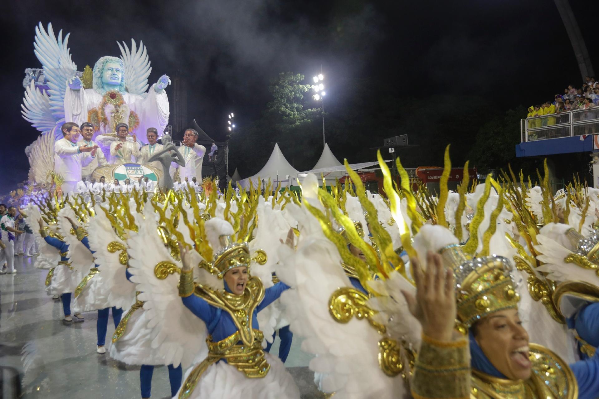 Vila Maria honra história do bairro e da escola em samba-enredo - Ricardo Matsukawa/UOL