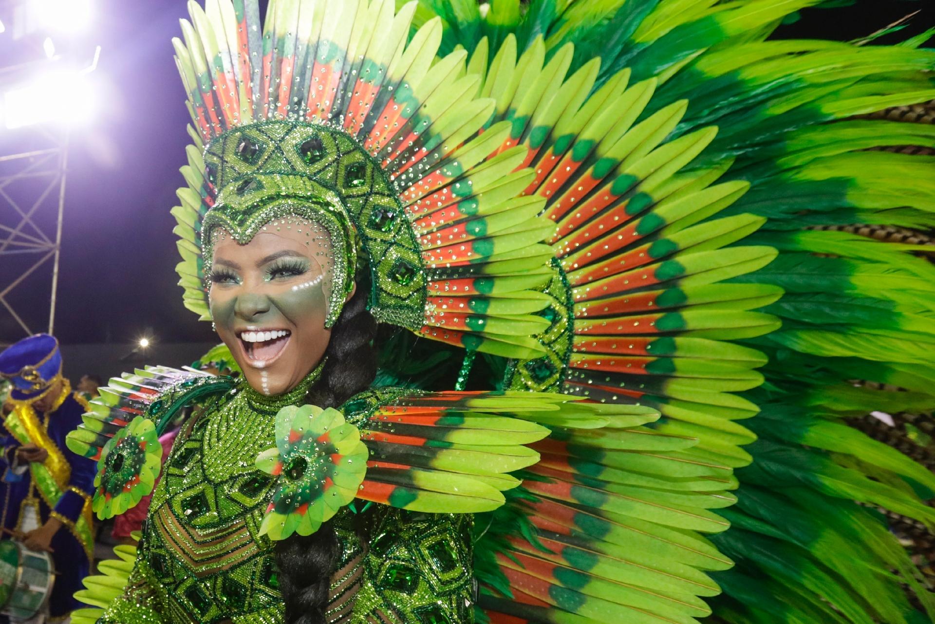 Juh Campos é a rainha de bateria da Barroca Zona Sul - Ricardo Matsukawa/UOL