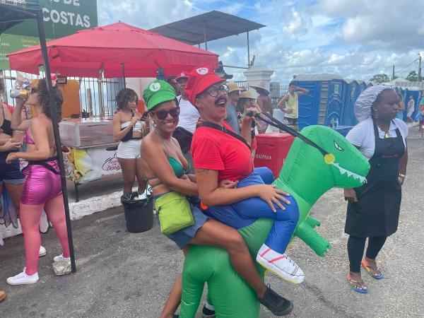 Foliões no Bloco De Hoje a Oito em Salvador  - Lari Couto / UOL