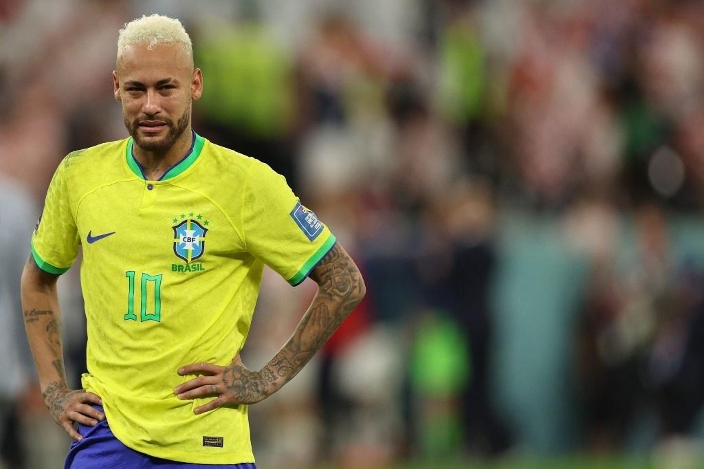 Neymar após a eliminação do Brasil para a Corácia na Copa - Adrian DENNIS / AFP