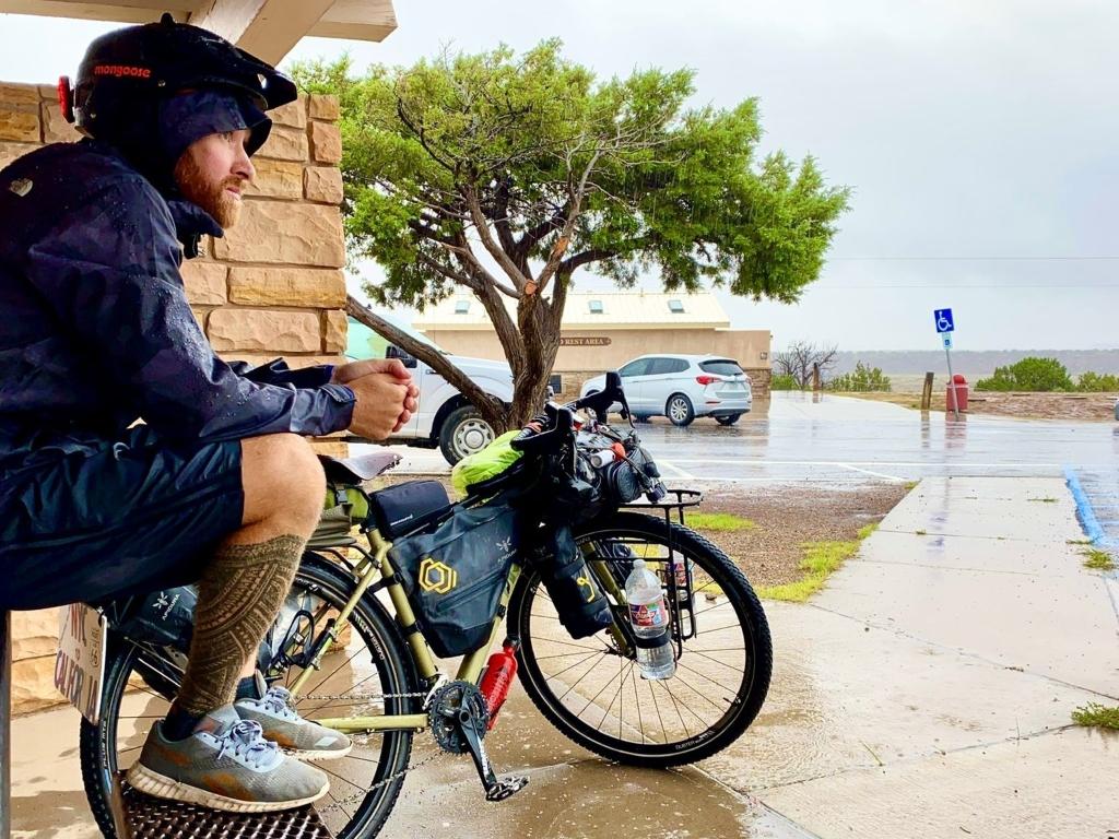 Brasileiro cruza EUA de bike e passa pela lendária Rota 66: 'De