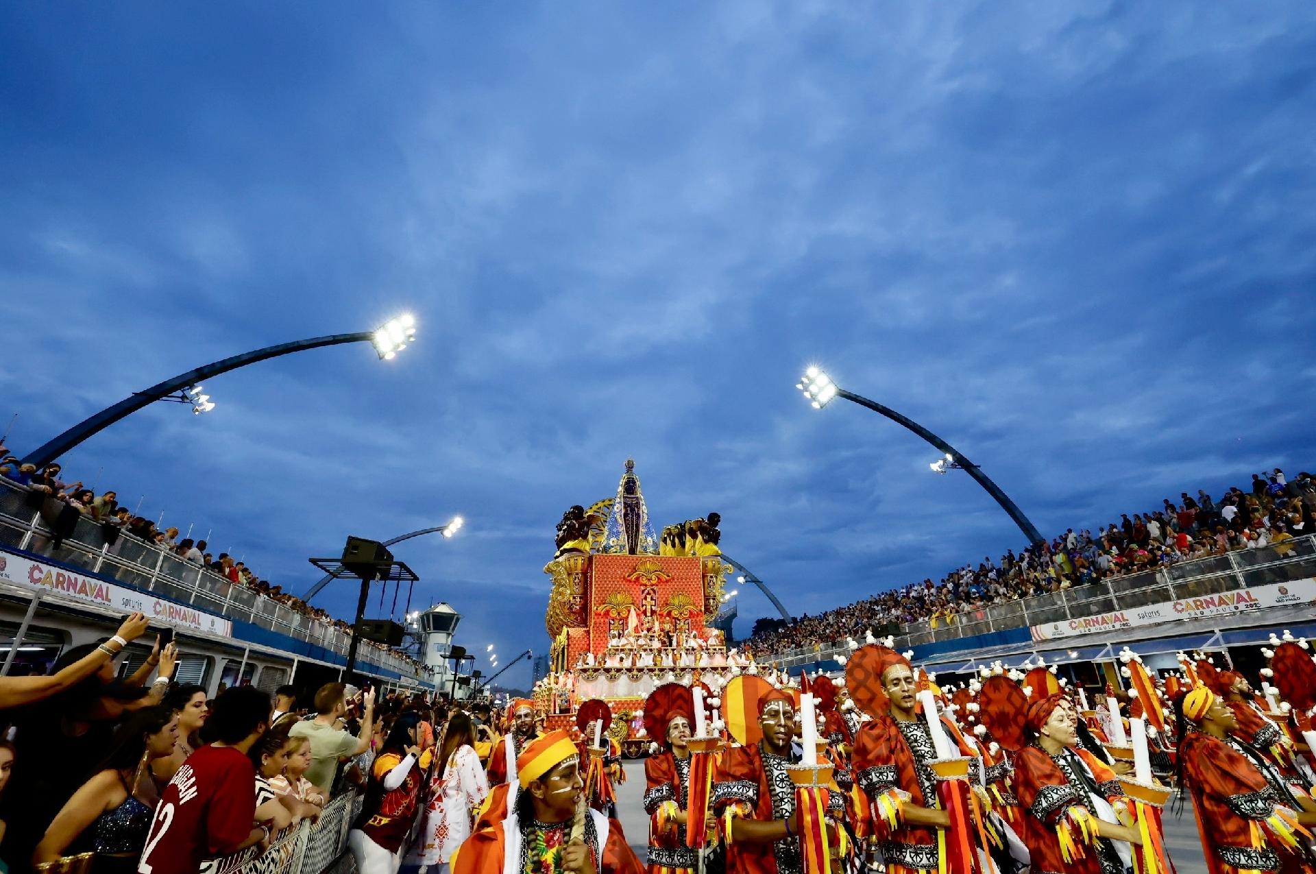 Tom Maior faz culto às mães pretas ancestrais em desfile - Mariana Pekin/UOL