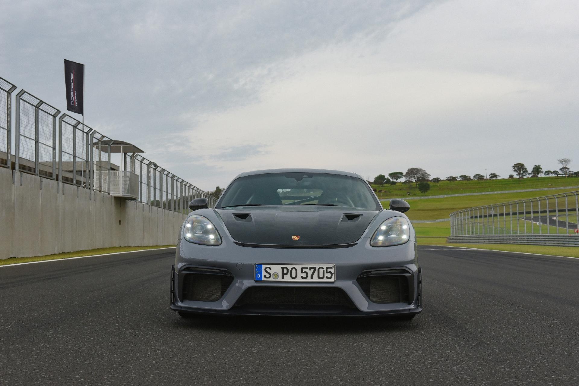 Porsche 718 Cayman GT4 RS - Divulgação
