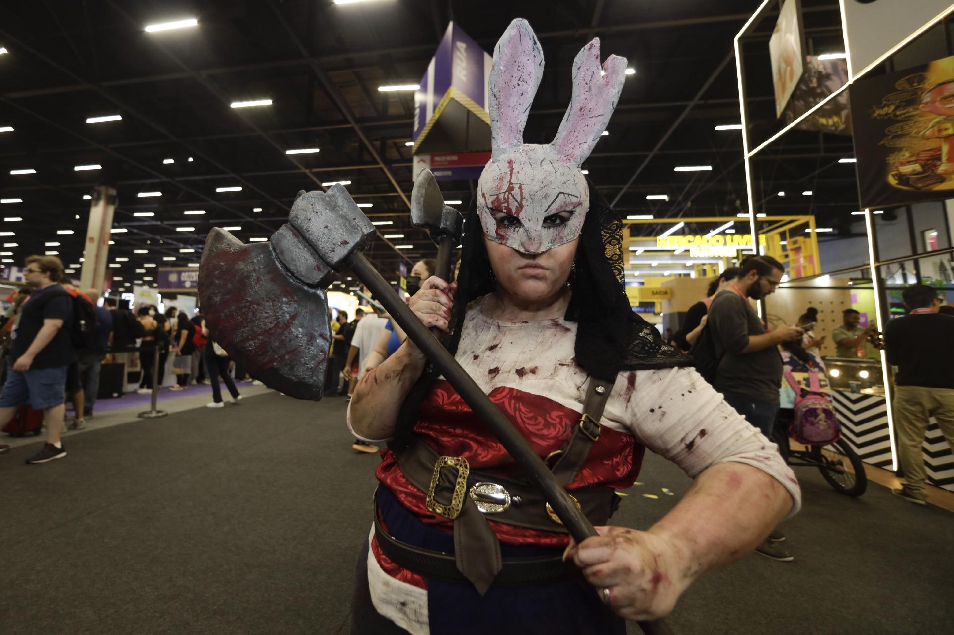 Cosplayers agitam a CCXP 2022 - Ricardo Matsukawa / UOL