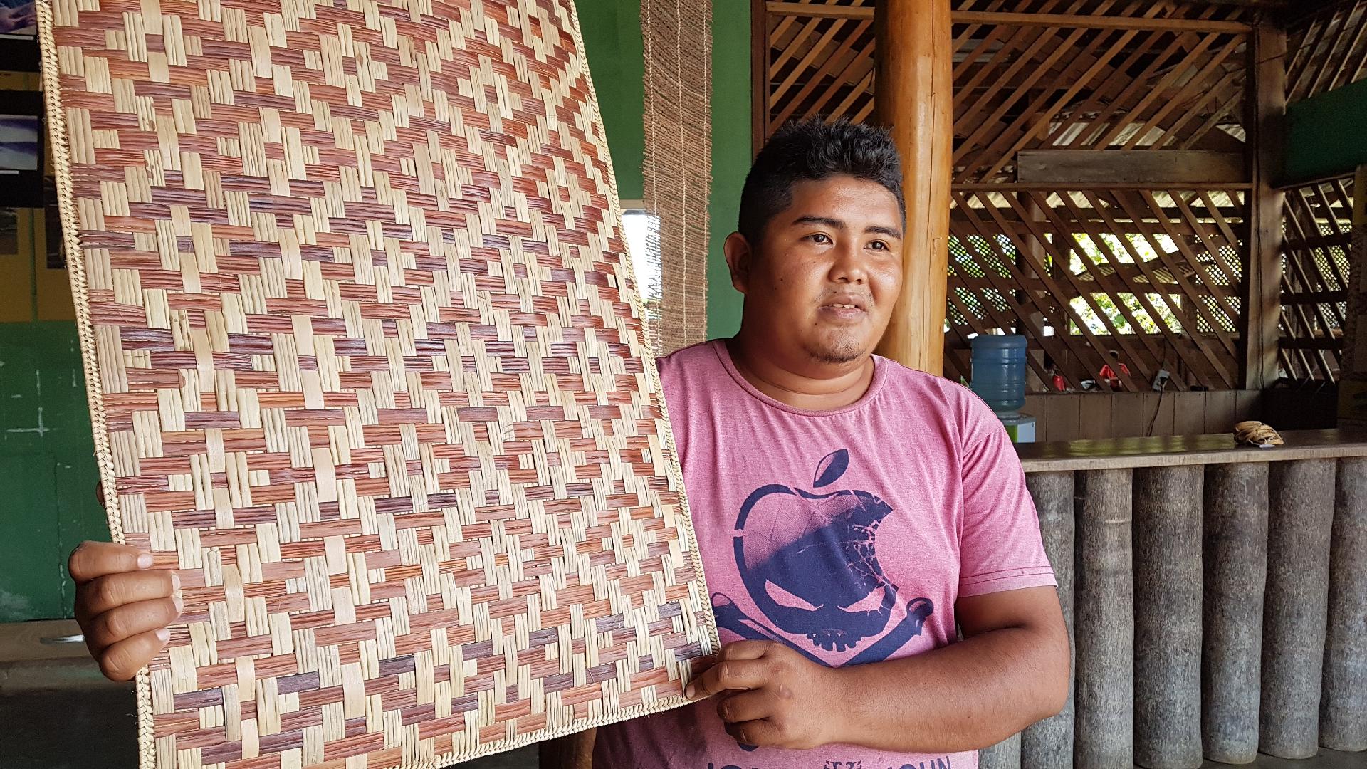 Feito à Mão - Associação de Artesãos de Novo Airão - Julie Ledo/Divulgação