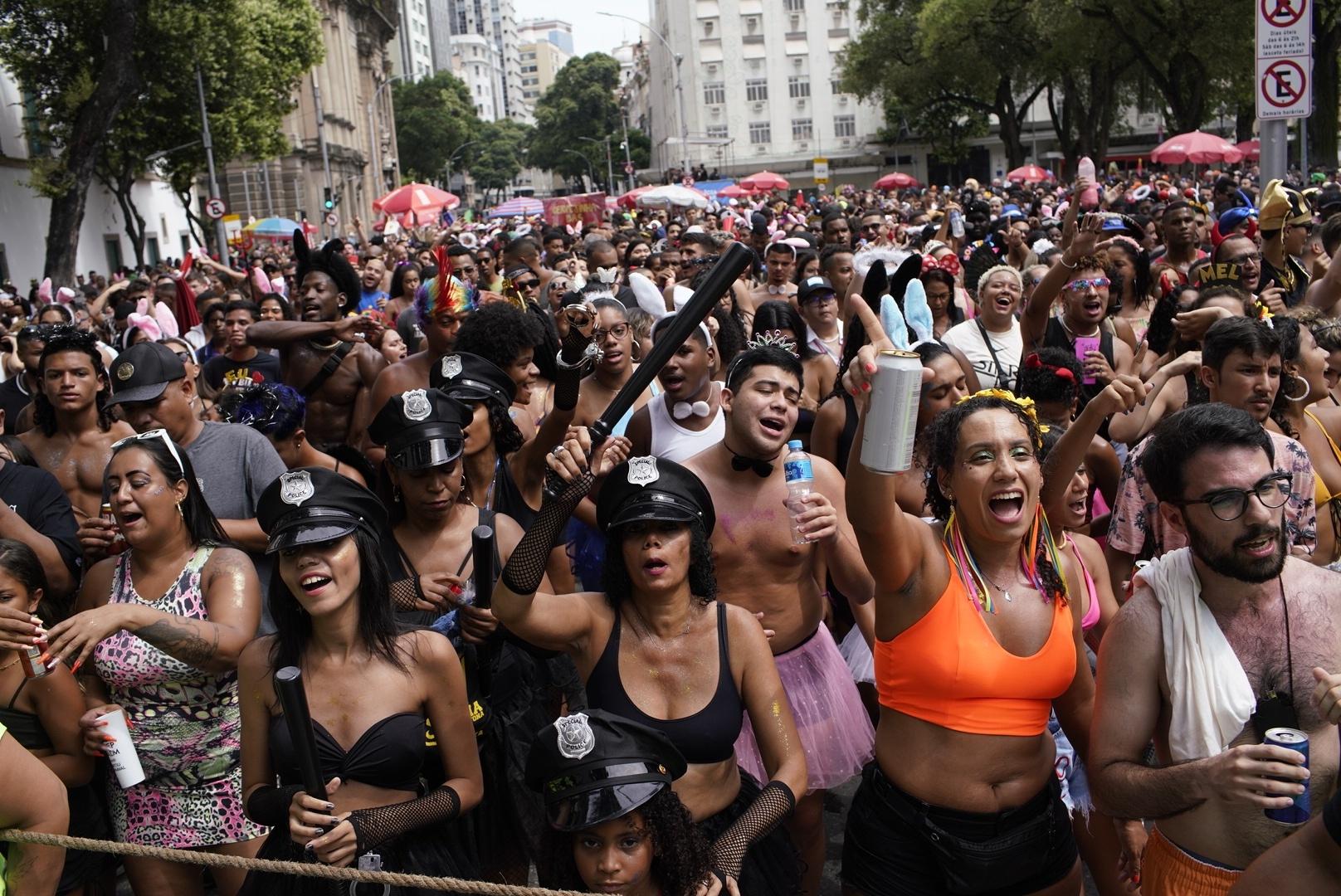 Megabloco Chora Me Liga enche as ruas do Centro - Ricardo Borges / UOL