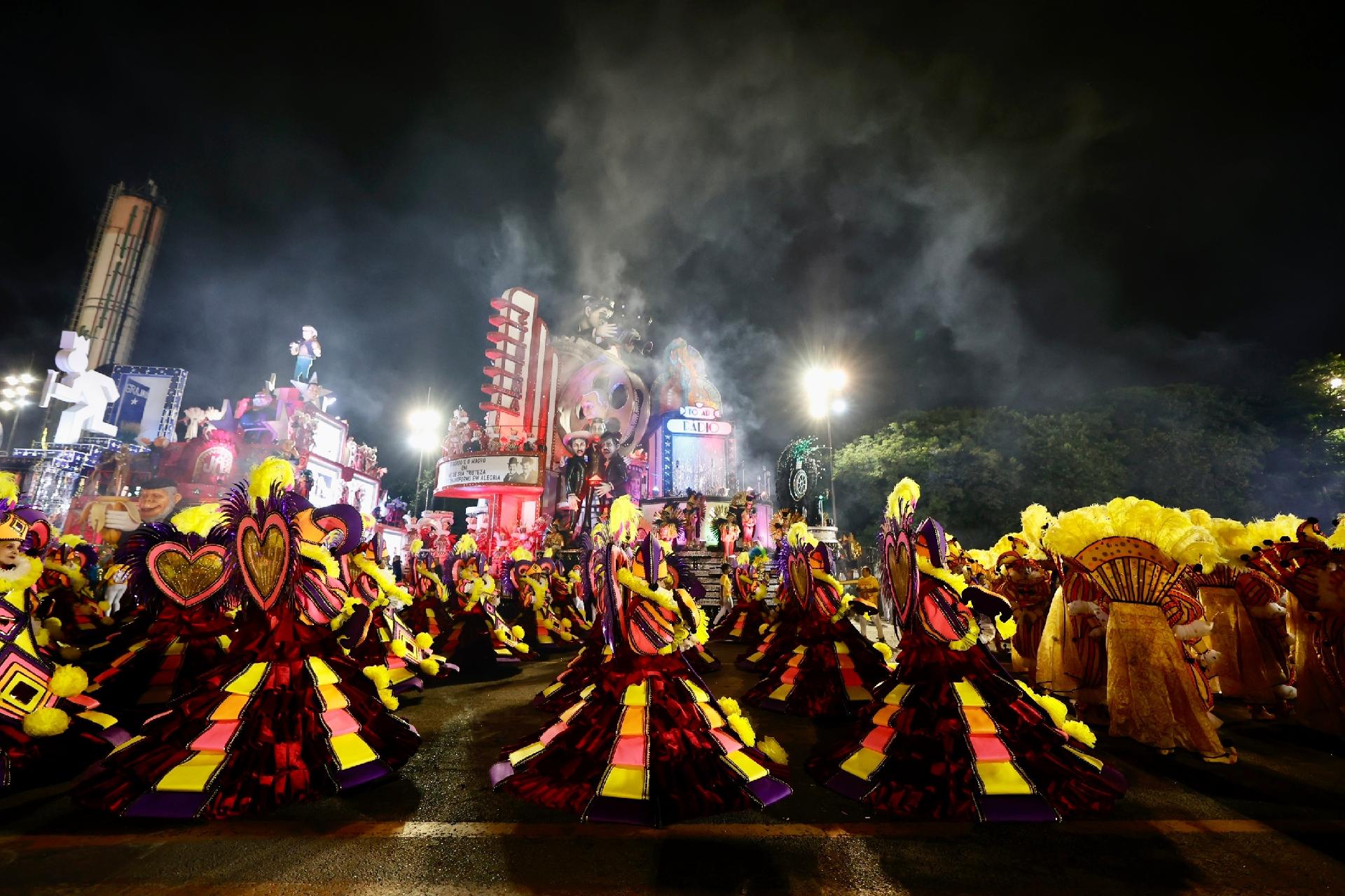 Estrela do Terceiro Milênio desfila na noite do segundo dia do Carnaval de São Paulo - Marina Pekin/ UOL