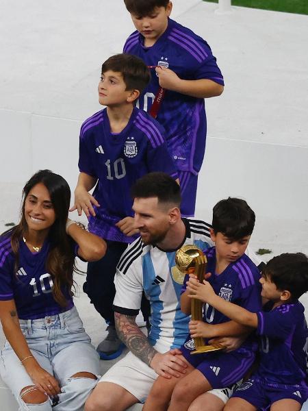 Messi celebra o título da Copa do Mundo com sua família - REUTERS/Paul Childs