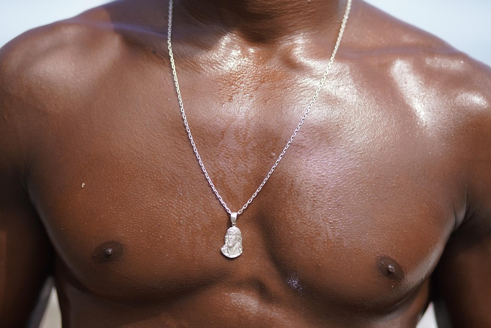 Foliões aproveitam clima ensolarado e quente no bloco Simpatia É Quase Amor - Ricardo Borges / UOL