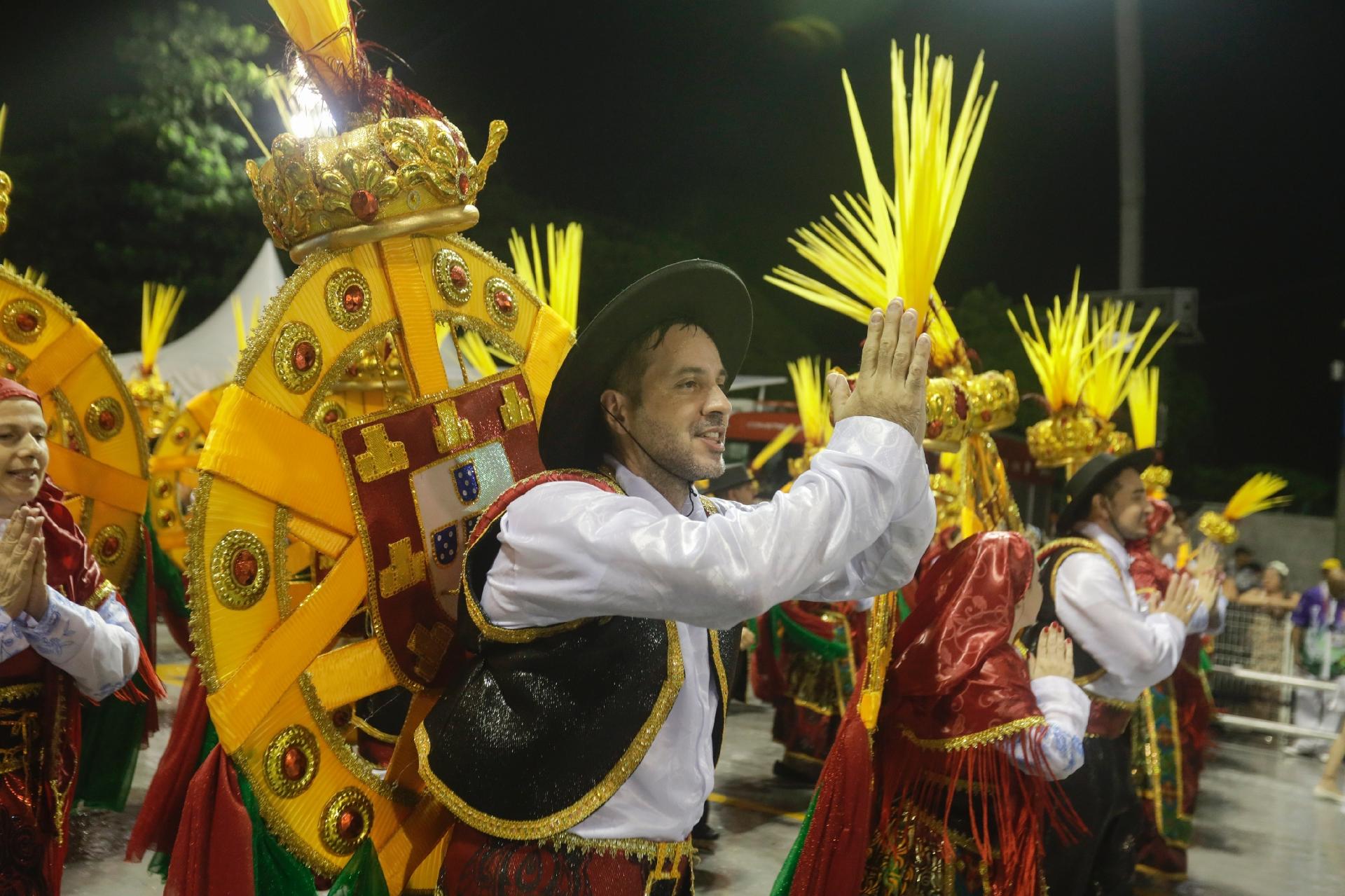 Vila Maria honra história do bairro e da escola em samba-enredo - Ricardo Matsukawa/UOL