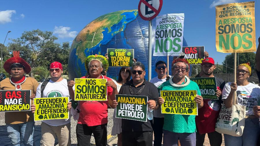 Ato em frente ao Hangar Centro de Convenções da Amazônia, um dos locais da COP 30