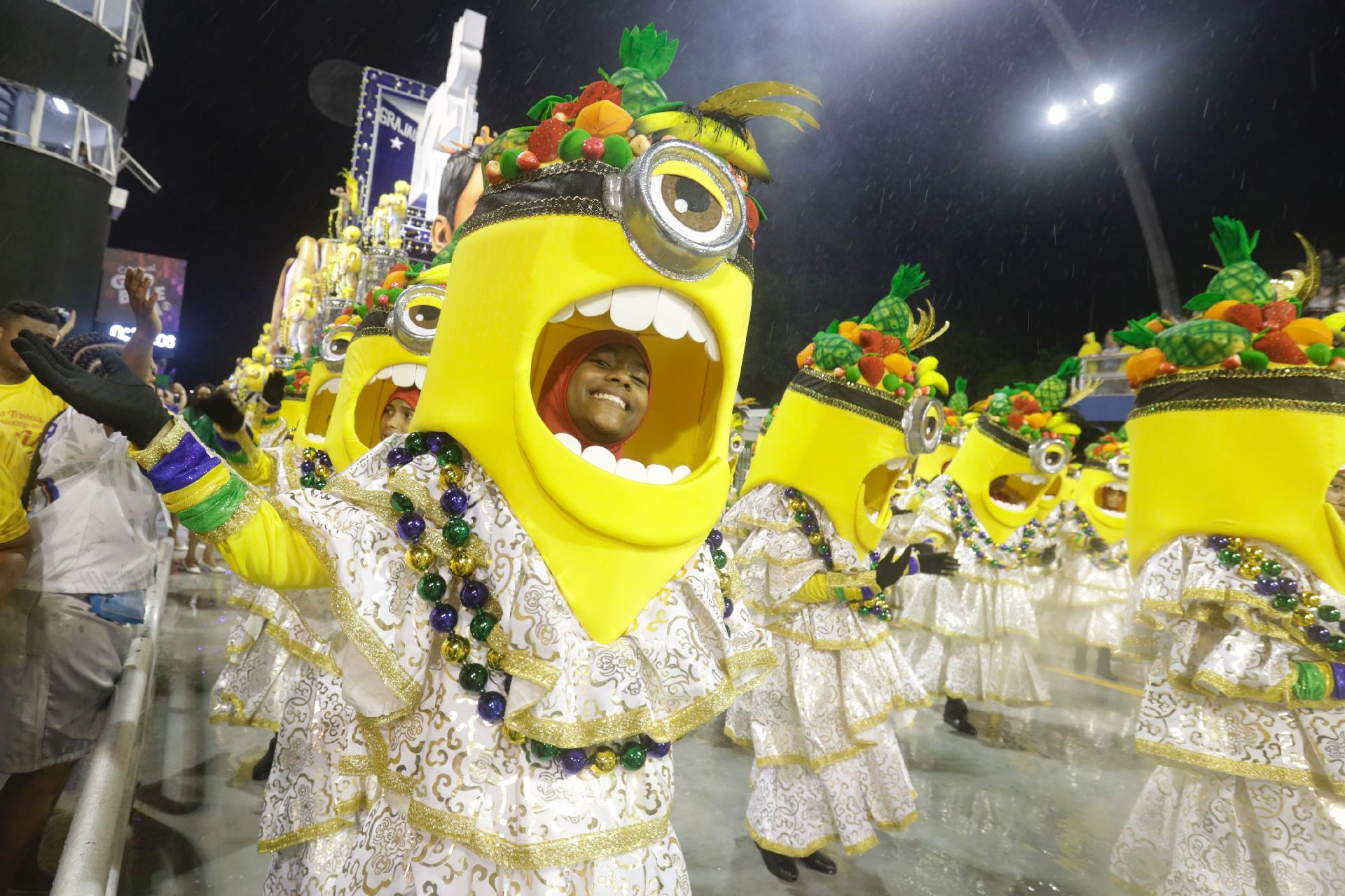 Estrela do Terceiro Milênio desfila na noite do segundo dia do Carnaval de São Paulo - Ricardo Matsukawa/ UOL
