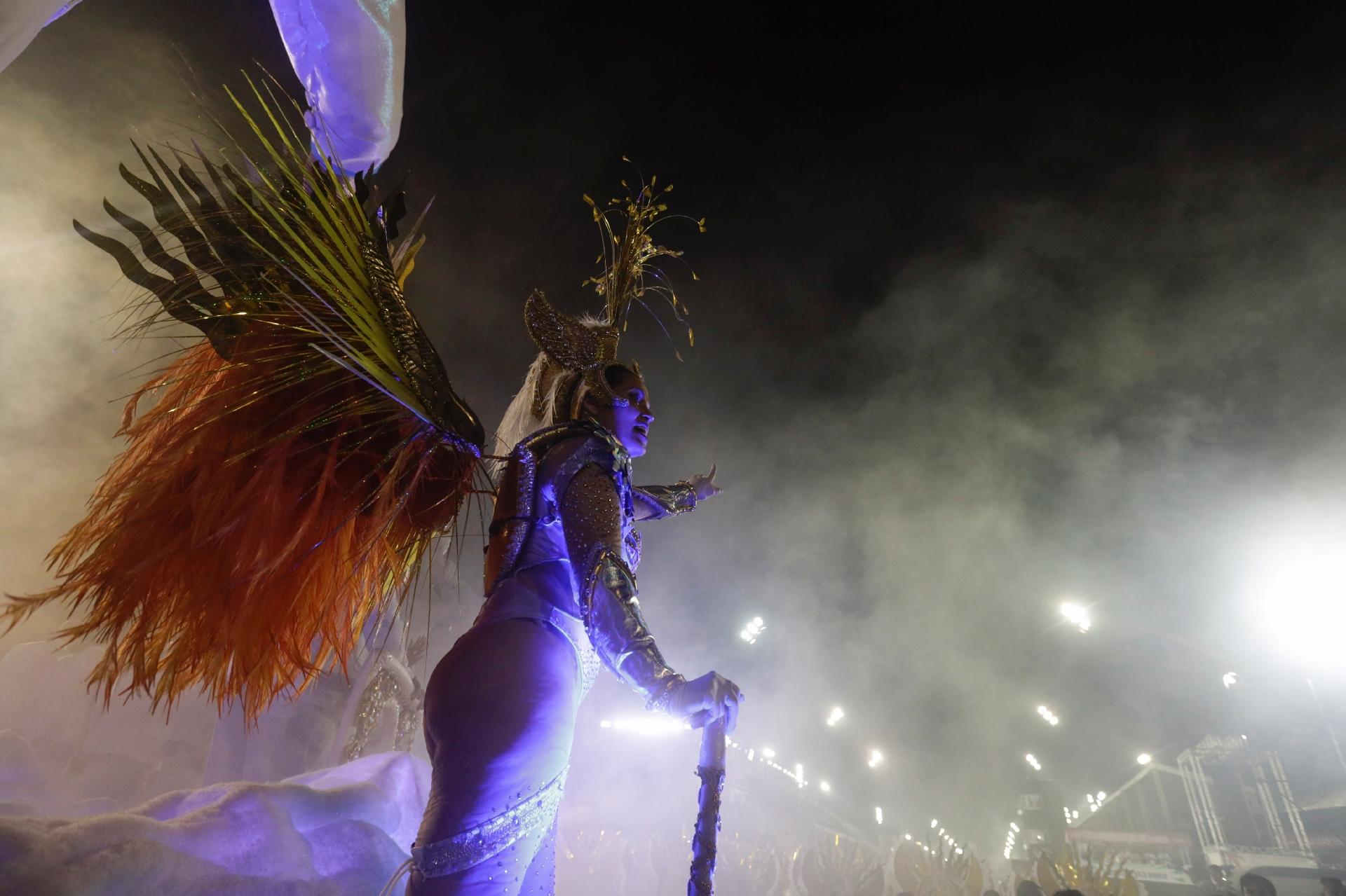 Vila Maria honra história do bairro e da escola em samba-enredo - Ricardo Matsukawa/UOL
