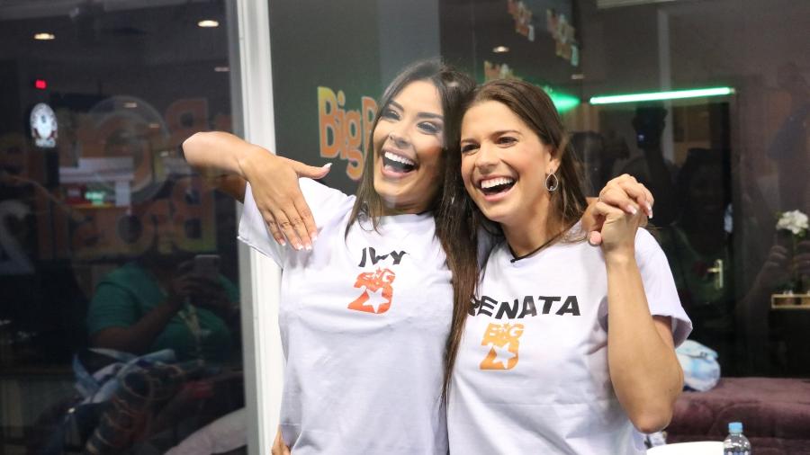 Ivy e Renata posam juntas na Casa de Vidro do BBB20 - Beatriz Damy / AgNews 