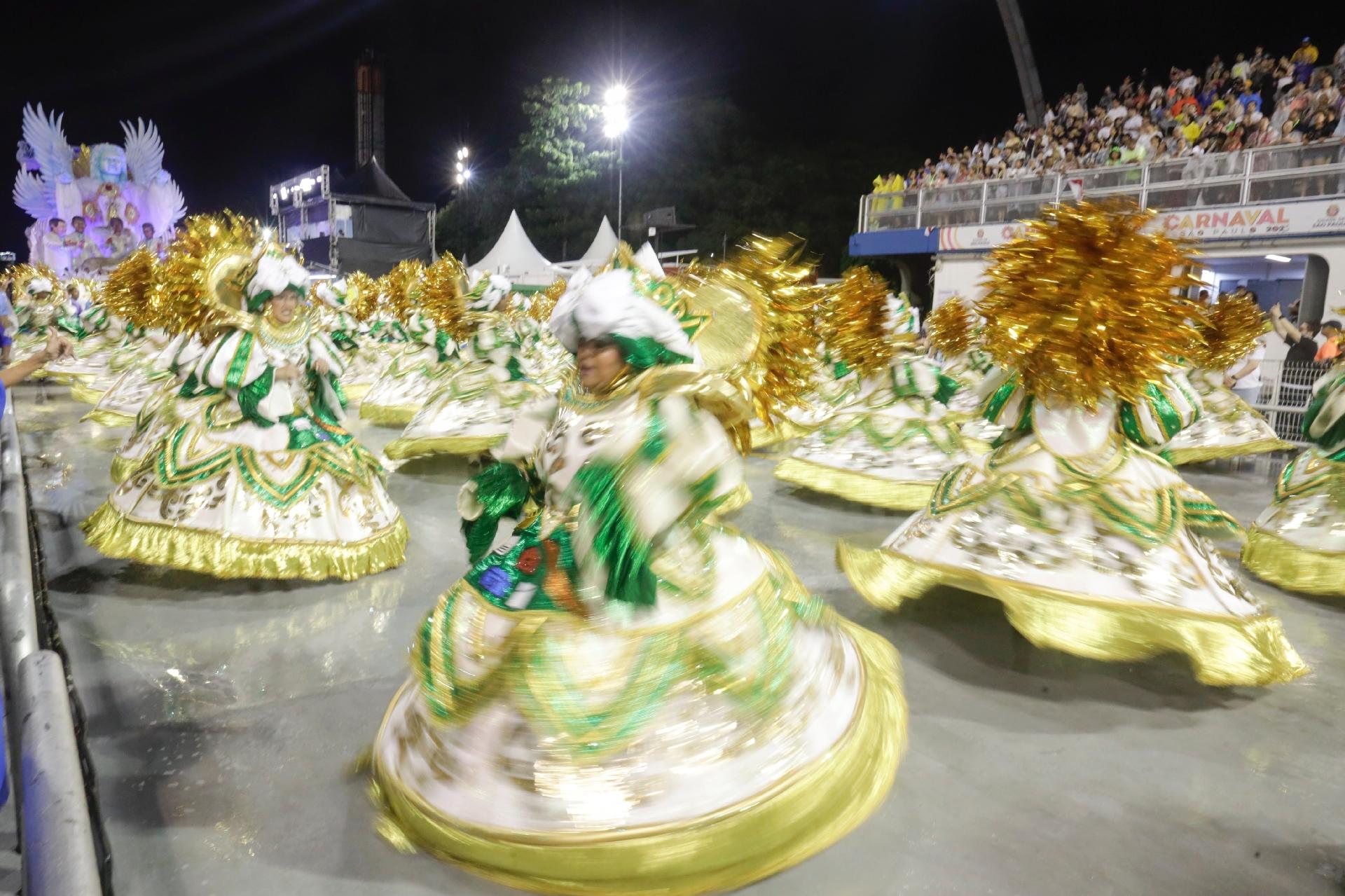 Vila Maria honra história do bairro e da escola em samba-enredo - Ricardo Matsukawa/UOL