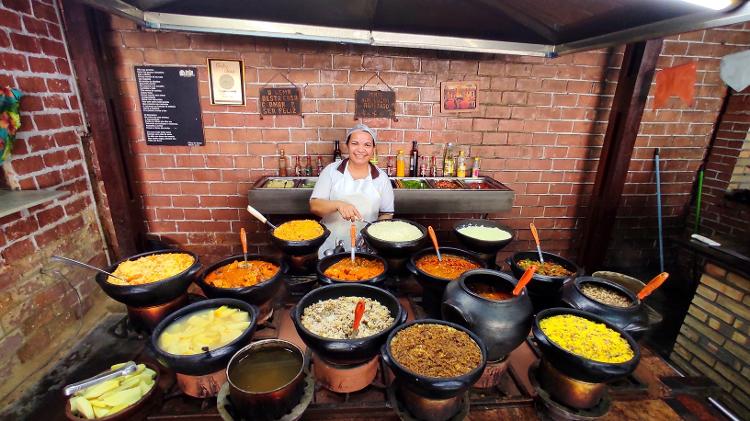 Daiane da Silva, cozinheira de um tradicional restaurante regional de Campina Grande