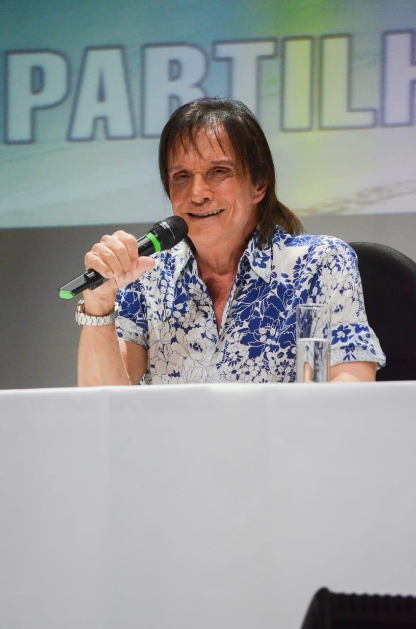 Roberto Carlos na coletiva de imprensa do Emoções em Alto Mar - Divulgação/ Filipi Dahrlan