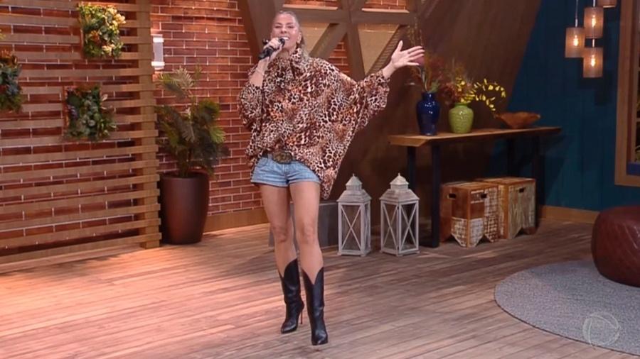 A Fazenda 2022: Adriane Galisteu de animal print no programa - Reprodução/Playplus