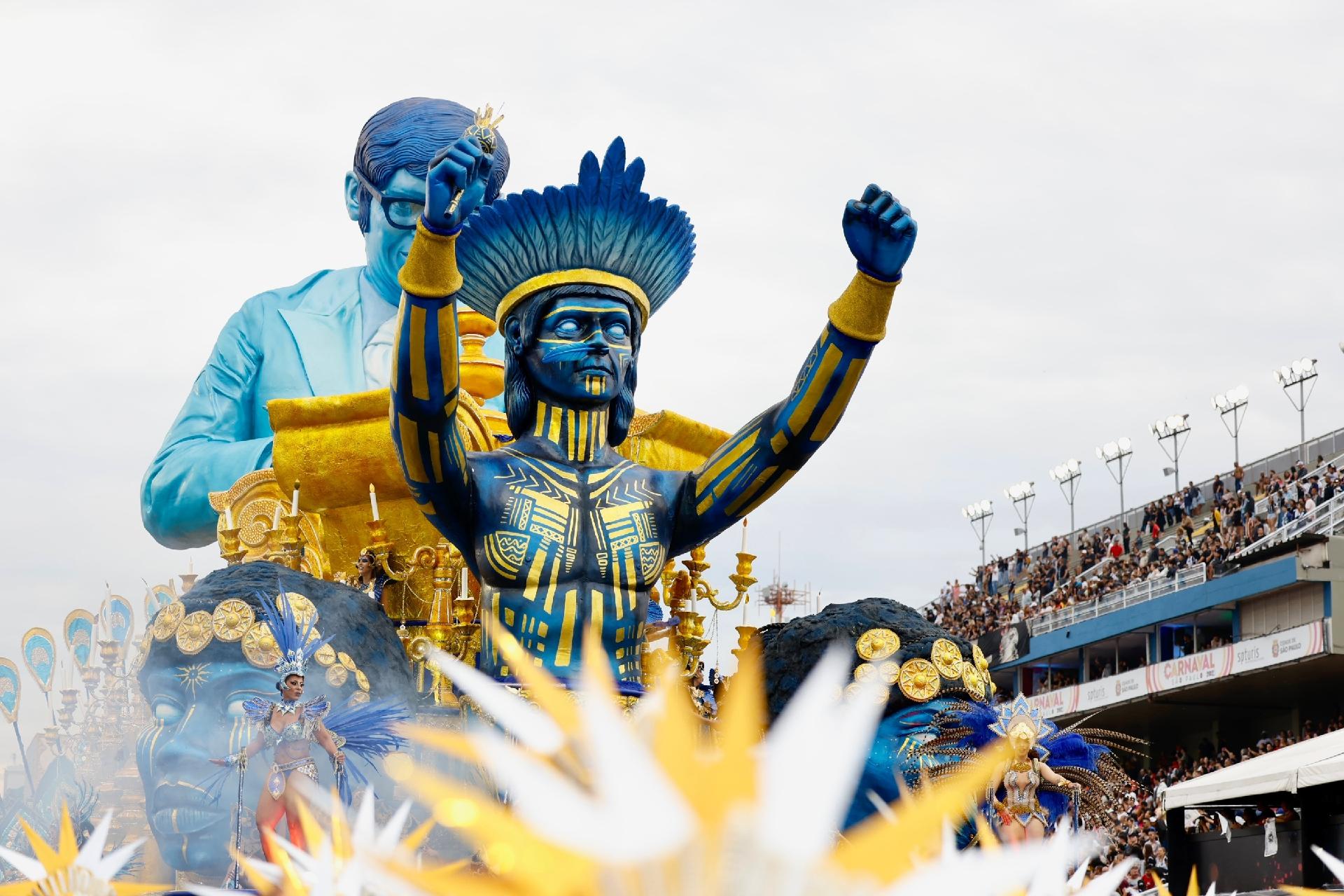 Gaviões da Fiel desfilou com enredo contra a intolerância religiosa - Mariana Pekin / UOL