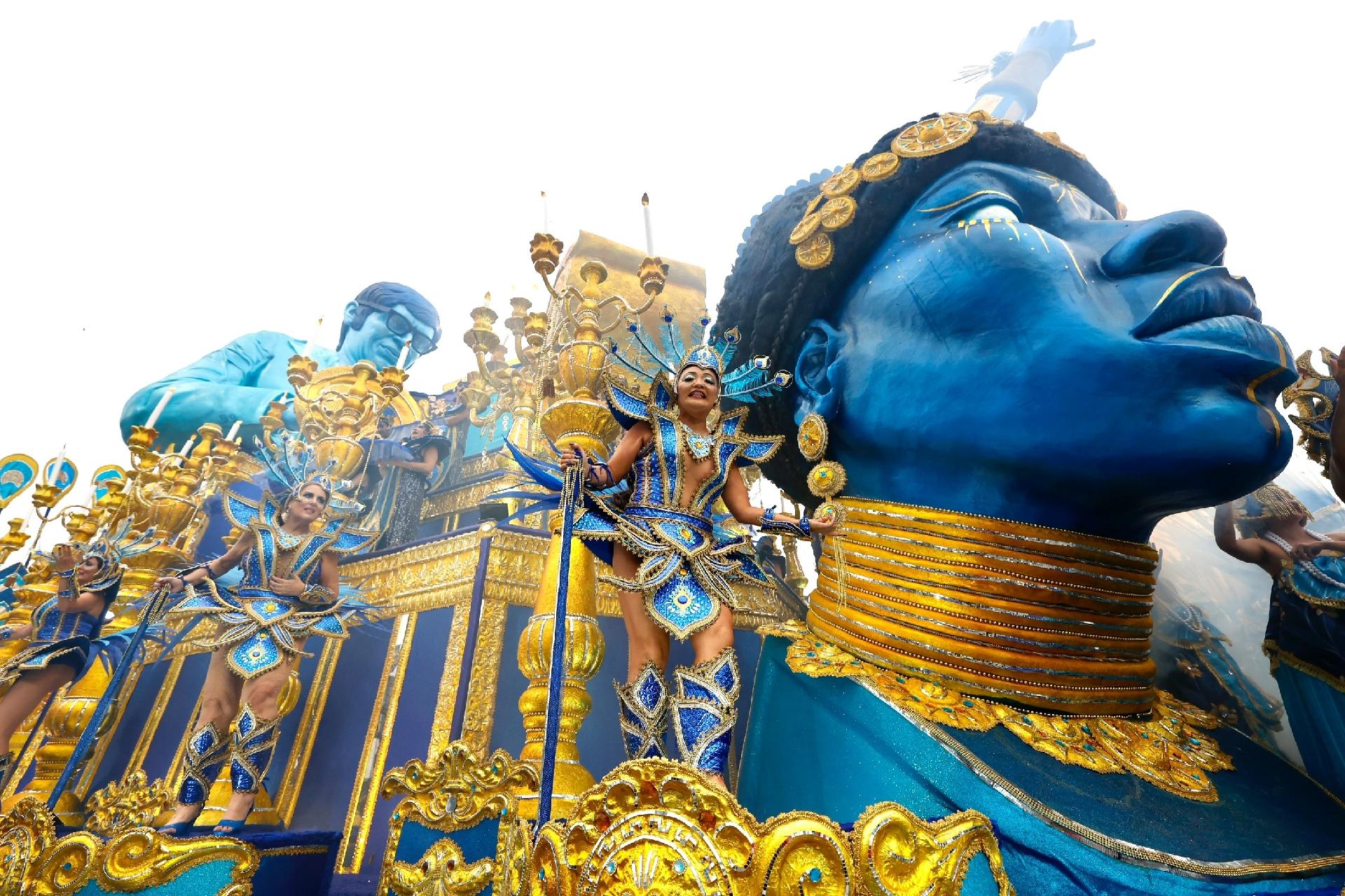 Gaviões da Fiel desfilou com enredo contra a intolerância religiosa - Mariana Pekin / UOL