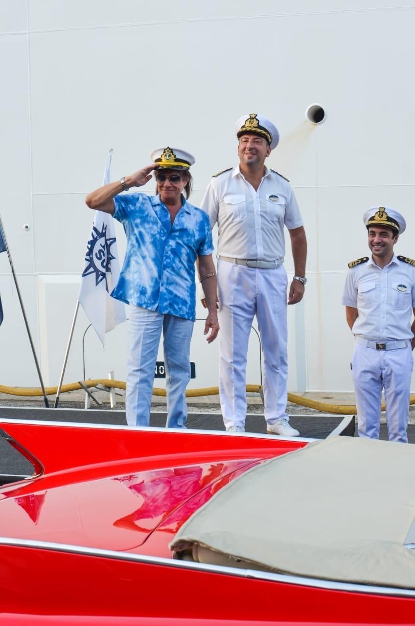 Roberto Carlos chegando em seu cruzeiro Emoções em Alto Mar - Divulgação/ Filipi Dahrlan
