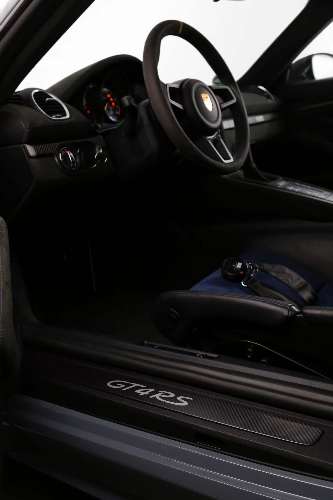 Porsche 718 Cayman GT4 RS - Divulgação