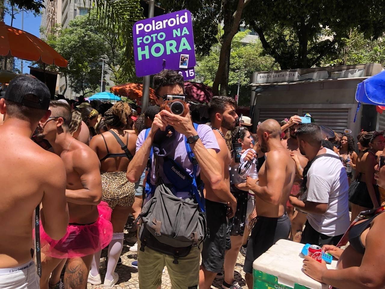 Criatividade pra fazer renda extra no Carnaval do Rio - Thiago Camara/UOL