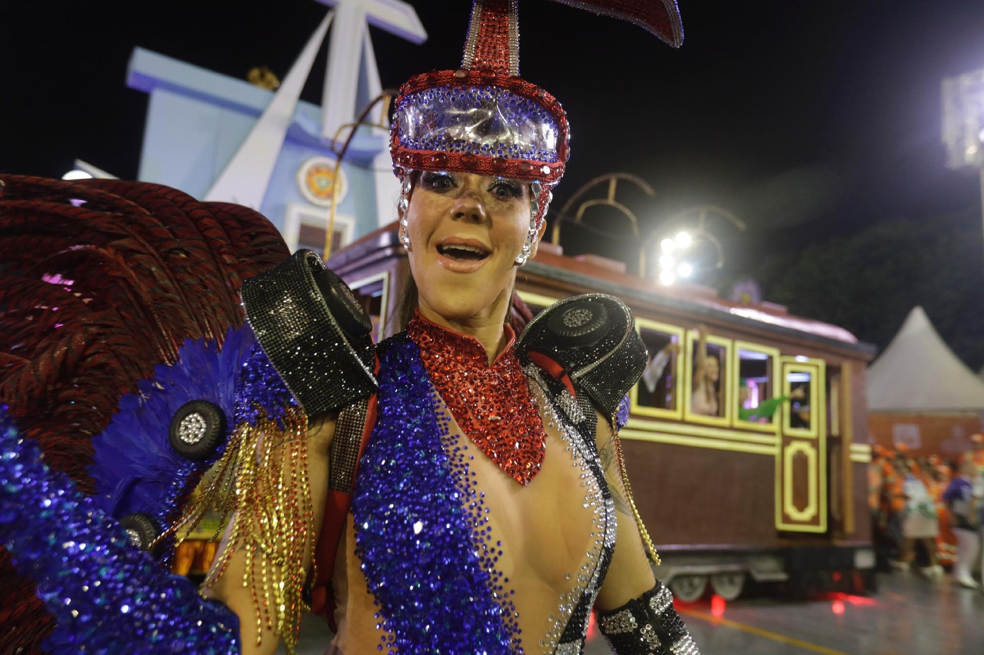 Vila Maria honra história do bairro e da escola em samba-enredo - Ricardo Matsukawa/UOL