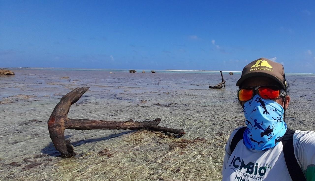 Maurizélia durante trabalho de campo no Atol das Rocas - Arquivo Pessoal