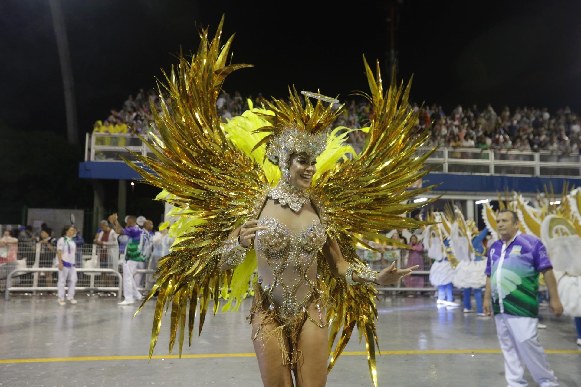 Vila Maria honra história do bairro e da escola em samba-enredo - Ricardo Matsukawa/UOL