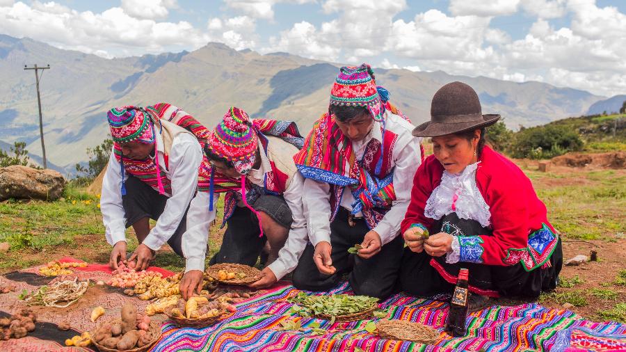 Ritual em homenagem à Pachamama - Mountain Lodges of Peru/Divulgação