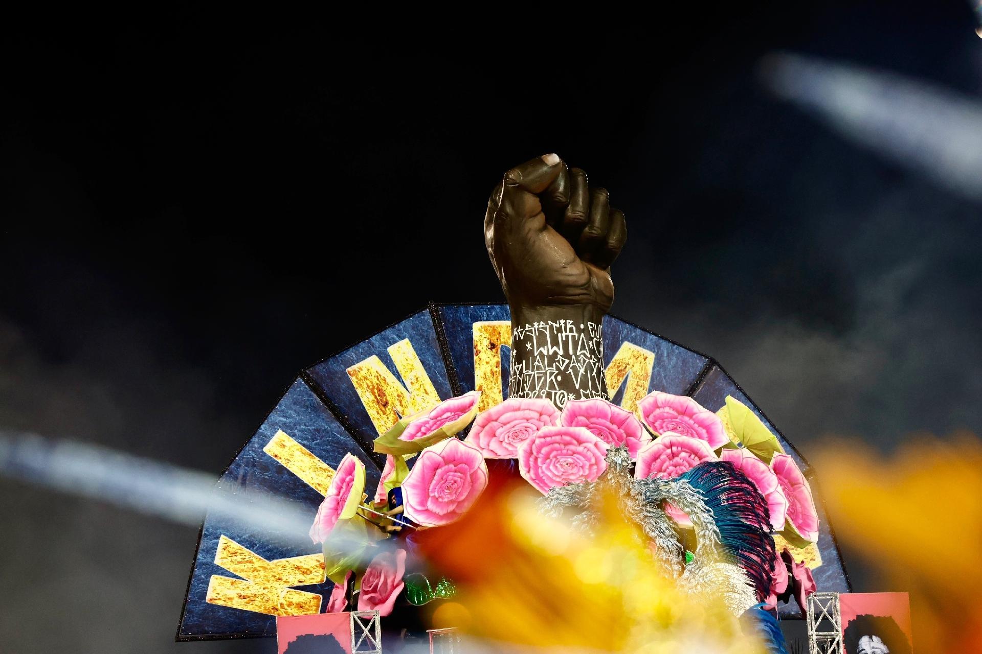 Enredo da Rosas de Ouro pede respeito e igualdade racial - Mariana Pekin/UOL