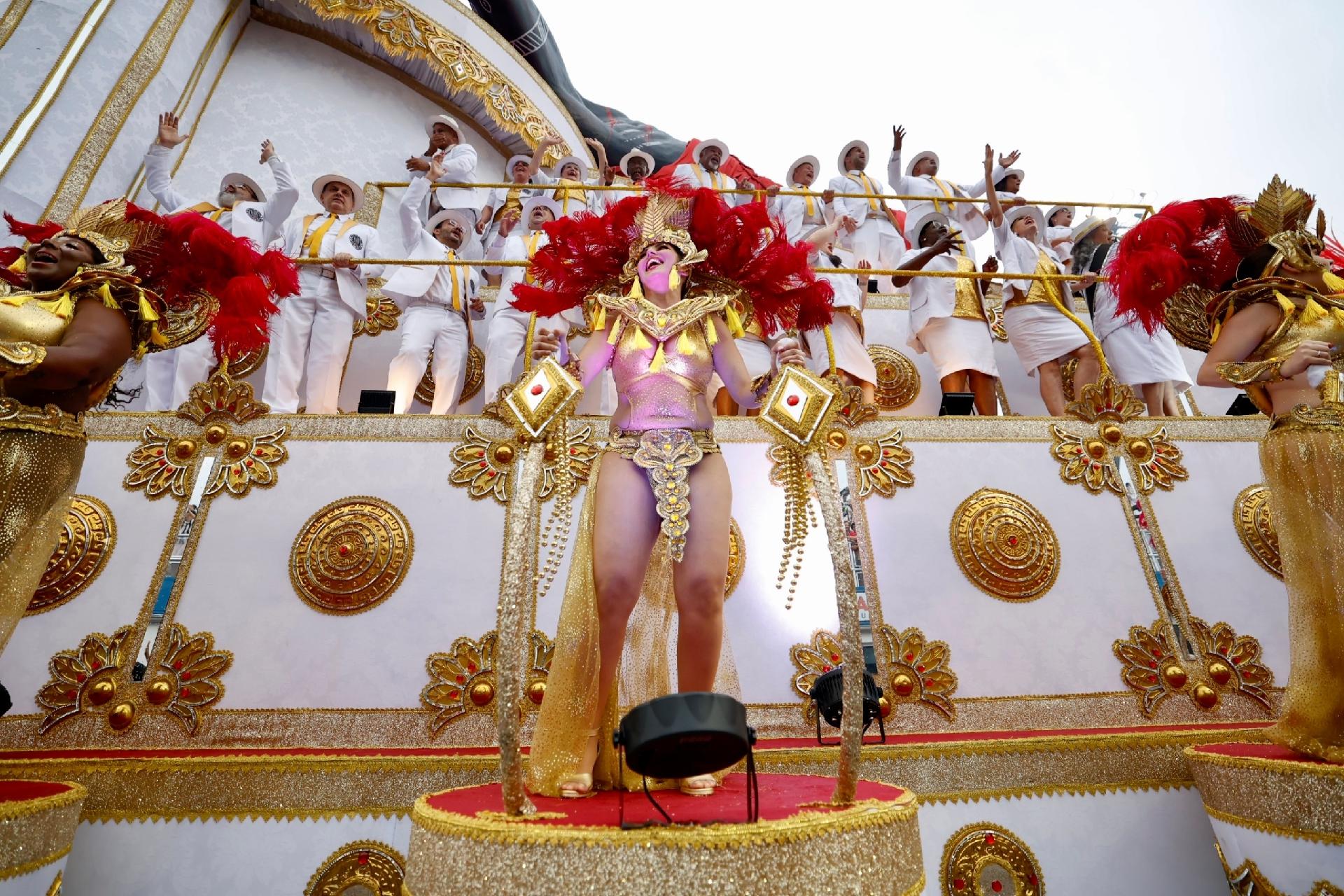 Gaviões da Fiel desfilou com enredo contra a intolerância religiosa - Mariana Pekin / UOL