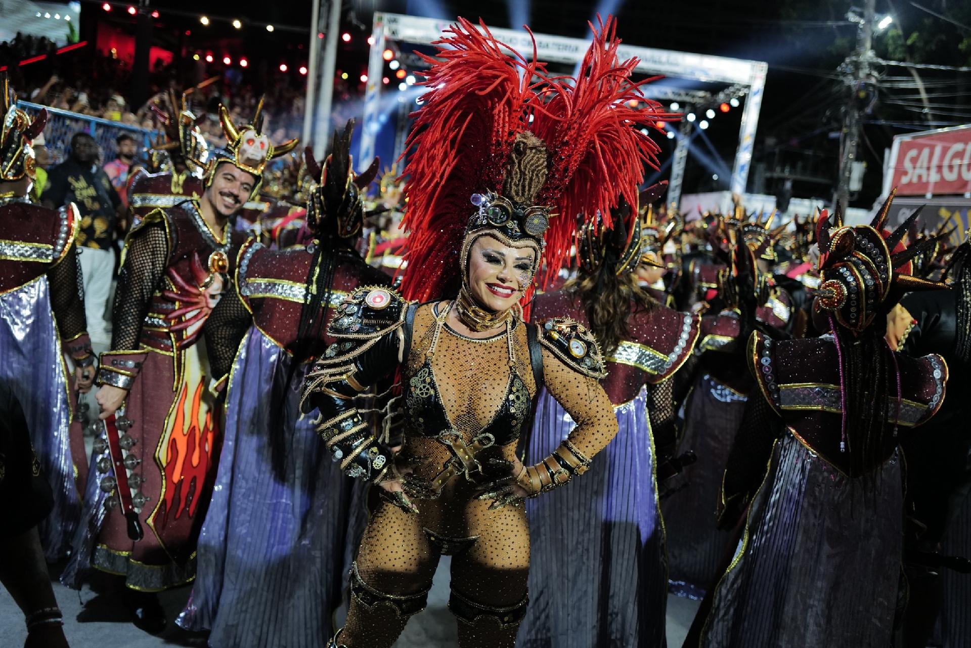 Viviane Araújo é a Rainha da Bateria do Salgueiro - Lucas Landau/ UOL