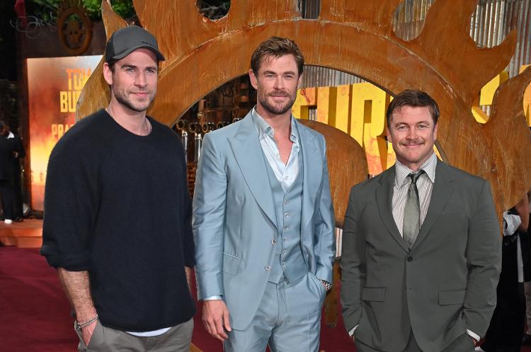 Trio de atores: Liam Hemsworth, Chris Hemsworth e Luke Hemsworth