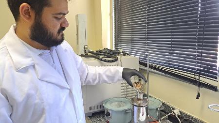 Pesquisa com o caroço do açaí no Projeto Sustenbio Energy, na UFPA Pesquisa com o caroço do açaí no Projeto Sustenbio Energy, na UFPA